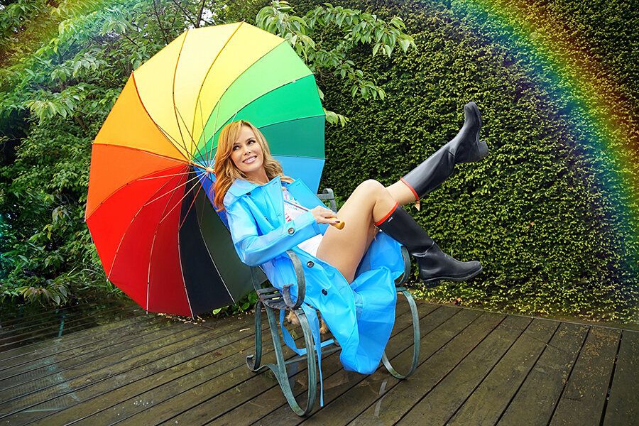 The Queen Of Quarantine Amanda Holden On Nhs Fundraising And The Importance Of Lockdown Laughs Huffpost Uk