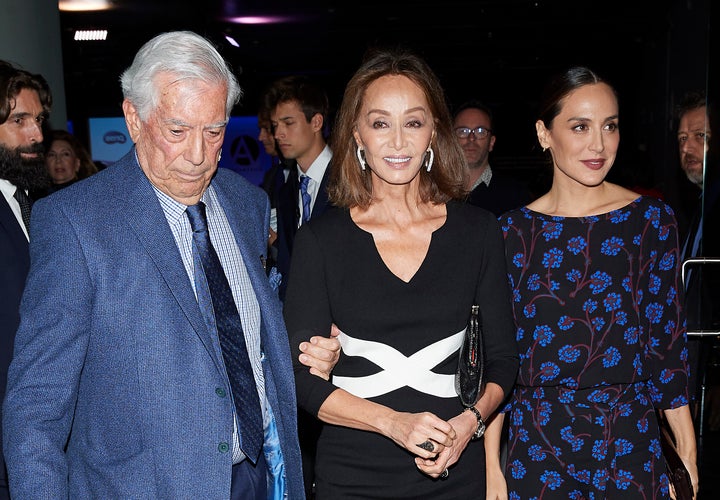 Mario Vargas Llosa, Isabel Preysler y Tamara Falcó.
