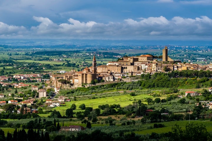 Coronavirus Travel: Tuscan Festival Run By Aussies Is Live-Streaming A  Wine-Tasting House Party | HuffPost Travel