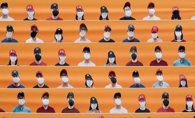Ινστεόν, Νότια Κορέα: Εικονικοί θεατές σε αγώνα μπέιζμπολ.