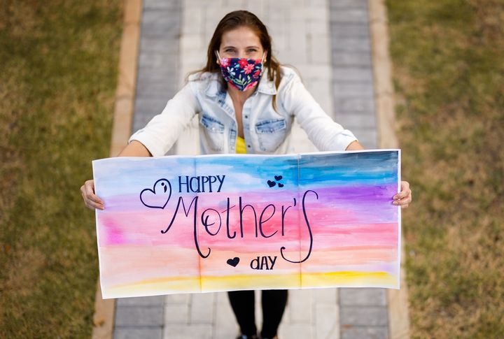 Last Minute Mother S Day Gifts That Will Arrive On Time Huffpost Canada Life