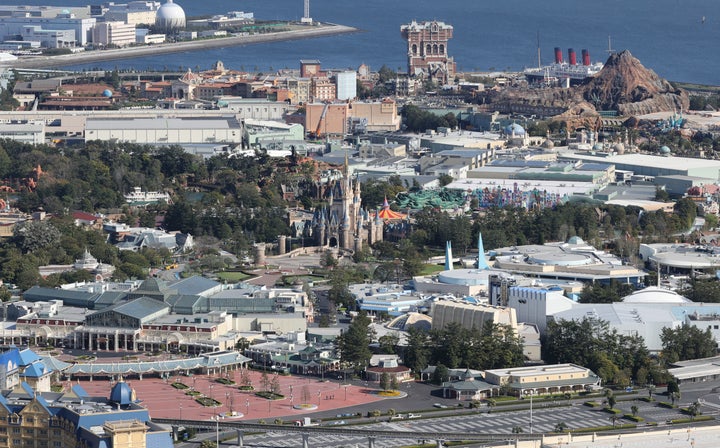 東京ディズニーリゾート 再開後は 入場制限 厳しくする見込みか 三密 回避や待機列に課題も 新型コロナ ハフポスト News