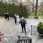 婚約者ビザが切れる前に国際結婚を。急遽、市長が立ち会った“ソーシャルディスタンス婚”【新型コロナ】