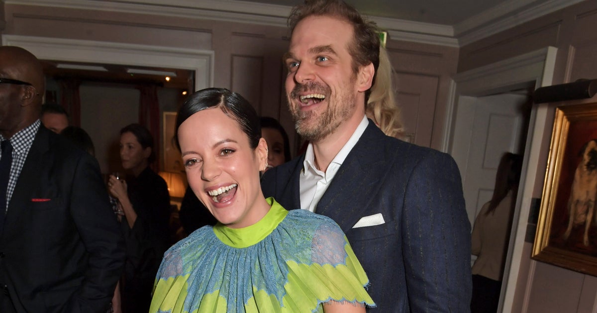 David Harbour Lily Allen 2021 - Lily Allen Fuels Rumours She And David Harbour Are Engaged ...