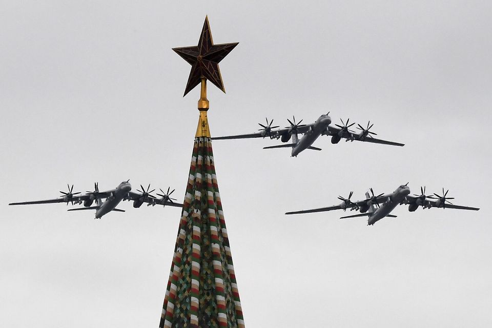 Η Ρωσία γιόρτασε στους αιθέρες την Ημέρα της Νίκης - Εντυπωσιακές εικόνες από τις αεροπορικές