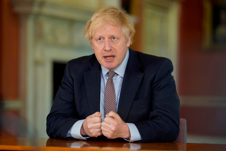 Ο πρωθυπουργός της Βρετανίας Μπόρις Τζόνσον ανακοίνωσε την Κυριακή το απόγευμα (9.00 ώρα Ελλάδος) μέσω μιας βιντεοσκοπημένης ομιλίας, ένα «υπό όρους» σχέδιο για να επανέλθει η κοινωνία σε πιο φυσιολογικούς ρυθμούς