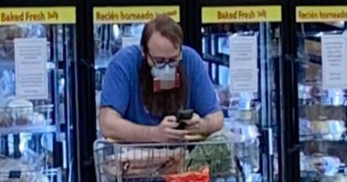 スーパーにナチスのかぎ十字をつけた買い物客 警察が立ちはだかって外すよう求める 新型コロナウイルス ハフポスト