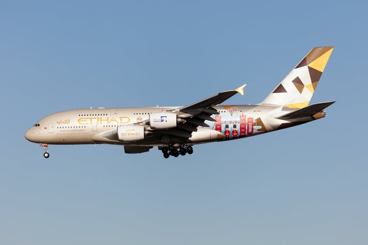 LONDON, UNITED KINGDOM - 2020/01/19: An Etihad Airways Airbus 380 lands at London Heathrow airport. (Photo by Fabrizio Gandolfo/SOPA Images/LightRocket via Getty Images)