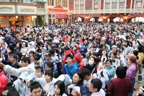 東京ディズニーリゾート、再開後は「入場制限」厳しくする見込みか 