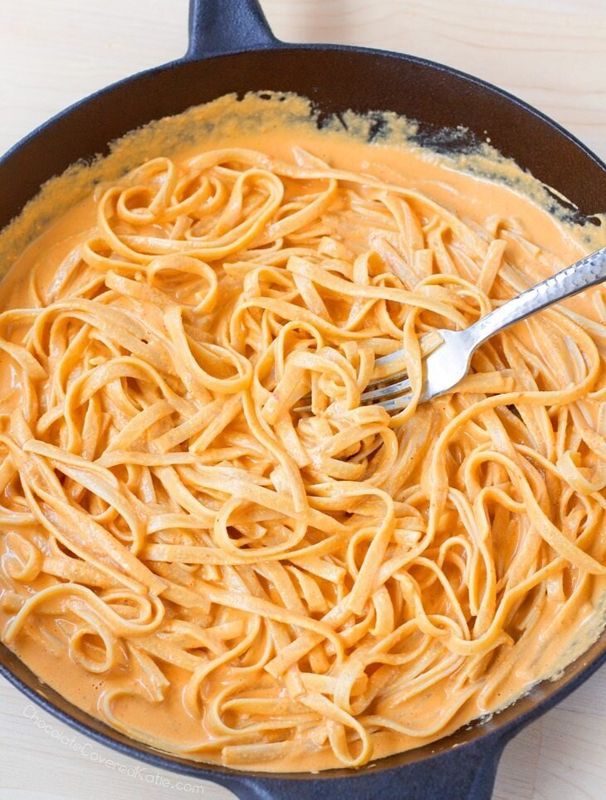 Get the Creamy Red Pepper Alfredo Pasta recipe from Chocolate Covered Katie.﻿