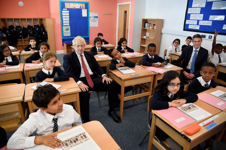 Boris Johnson Gavin Williamson visit a London primary