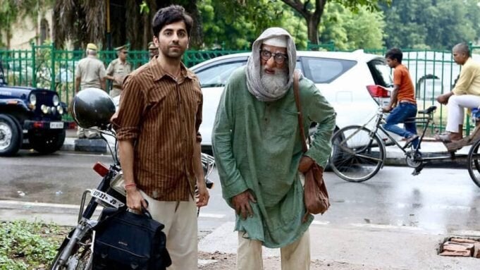 Ayushmann Khurrana and Amitabh Bachchan in a still from 'Gulabo Sitabo'.