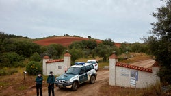 Detenido un menor como presunto autor de la muerte de su padre y de su pareja en una finca en