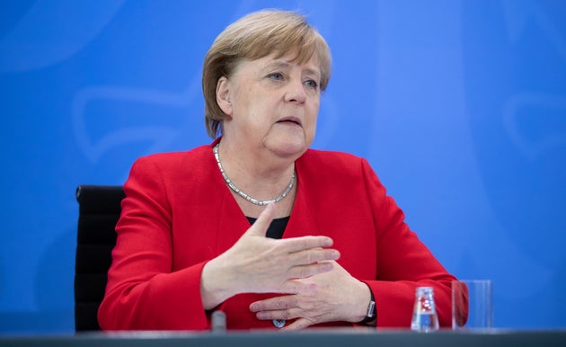 メルケル 首相 スピーチ