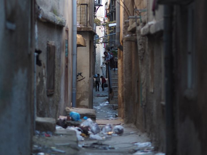 東アンマン。シリアの人々が暮らす場所は、家賃の安いアパートなども多い