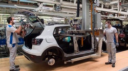 España, segunda economía del euro que más se desploma en el primer