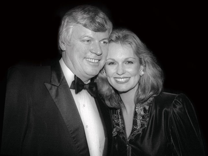 Gov. John Brown and wife Phyllis George 1981 Photo By Adam Scull/PHOTOlink/MediaPunch /IPX