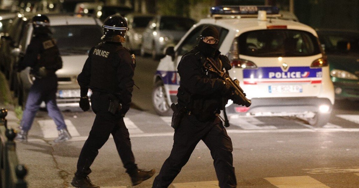 A Argenteuil Des Tensions Eclatent Apres La Mort D Un Jeune A Moto Le Huffpost