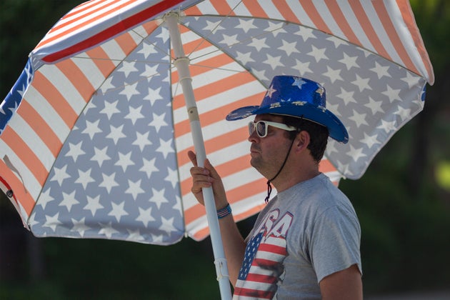 Από διαδήλωση στις 16 Μαϊου με αίτημα την άρση του lockdown στην Καλιφόρνια.
