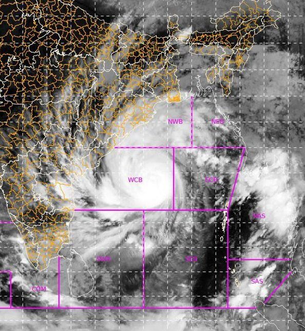 Super Cyclone Amphan at 23:30 hrs IST on May 18, 2020.