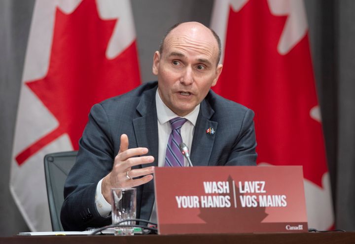 Jean-Yves Duclos, président du Conseil du Trésor, en point de presse à Ottawa, en avril. 