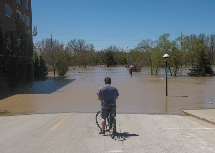 Floodwaters flowed from the Tittabawassee River into Midland, Michigan, on May 20.