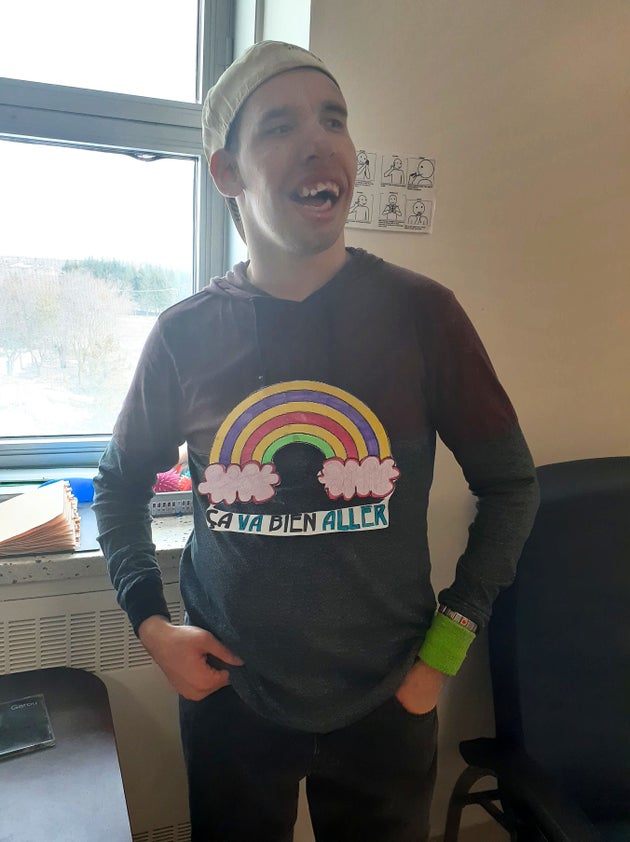 Je lui ai appris à dire «Ça va bien aller». Il est capable, je suis