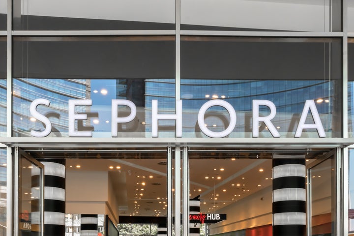 We found the <a href="https://fave.co/2LP4hEY" target="_blank" rel="noopener noreferrer">best Memorial Day 2020 deals at Sephora</a> and other beauty retailers.