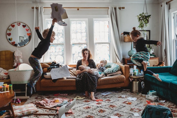 «Je vais bien, je m'accroche. Il y a des bons jours et des mauvais jours. Comment vas-tu?», a sous-titré la photographe.