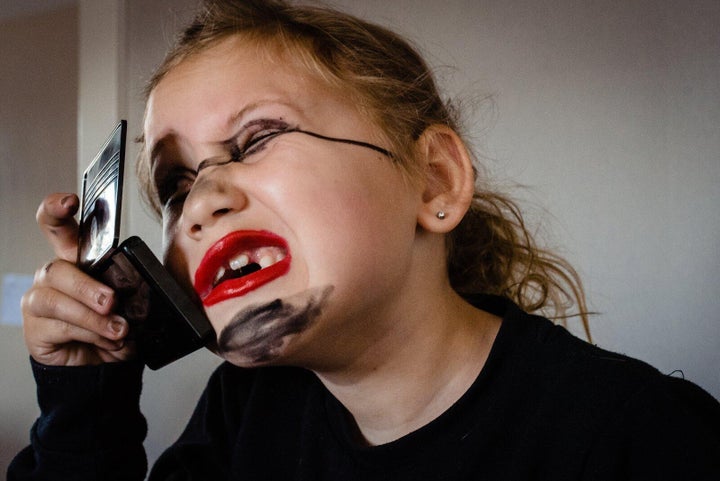 «Quand vous pouvez vous maquiller à l'école (à la maison) LOL.»