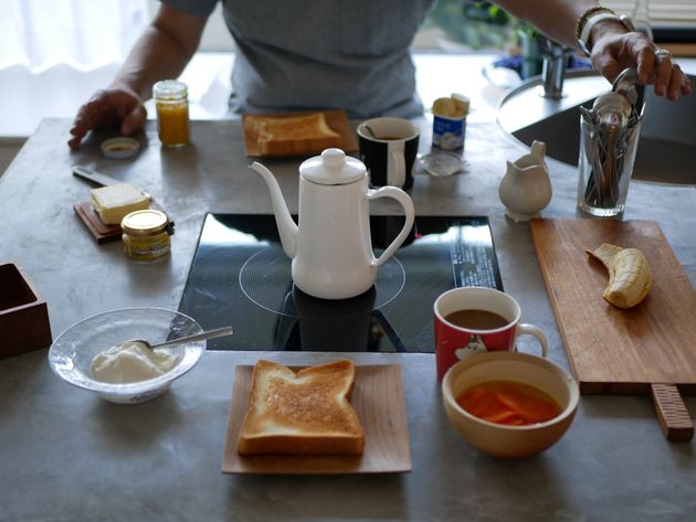 朝食にはパンとスープを