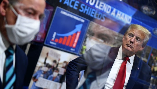 Trump a porté un masque pour sa visite privée d’une usine Ford (mais le moins longtemps