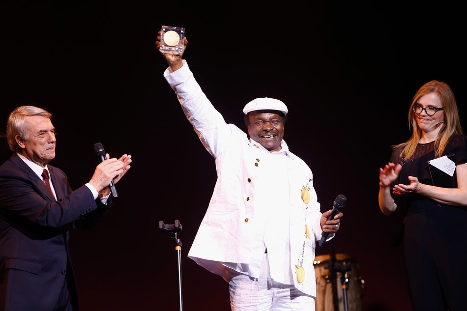 Le chanteur et musicien guinéen Mory Kanté, connu pour le tube planétaire “Yéké yéké” dans les années 1980, est décédé ce vendredi 22 mai à l’âge de 70 ans dans un hôpital de Conakry.>>Lire l'intégralité de notre article ici