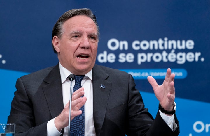 François Legault a aussi profité de la conférence de presse de lundi pour annoncer la réouverture des centres commerciaux à l'extérieur du Grand Montréal à compter du 1er juin.