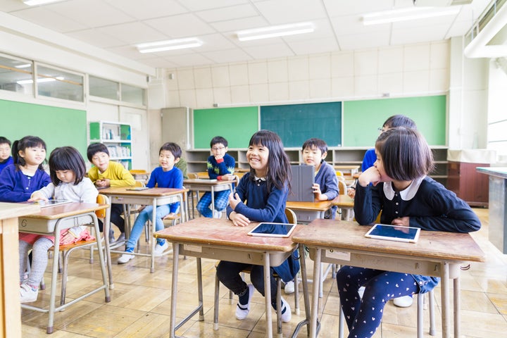 クラスみんなの顔が見える授業、休み時間のおしゃべり。コロナが奪った学校の日常は再現できるか。