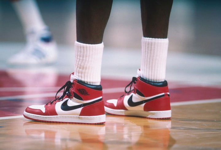 Michael Jordan en un partido con los Chicago Bulls en 1985.