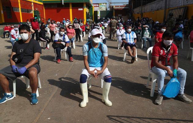 Περού: Η χώρα που τα έκανε όλα σωστά αλλά δεν κατάφερε να περιορίσει τον