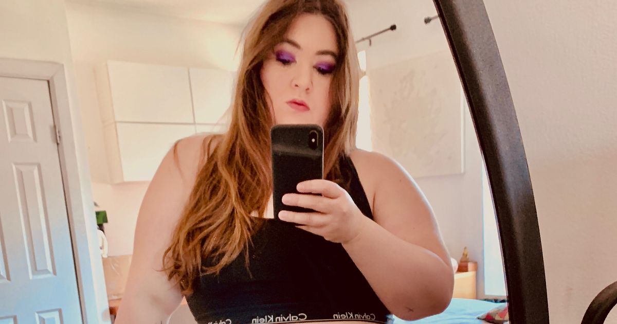 fat girl mirror selfie