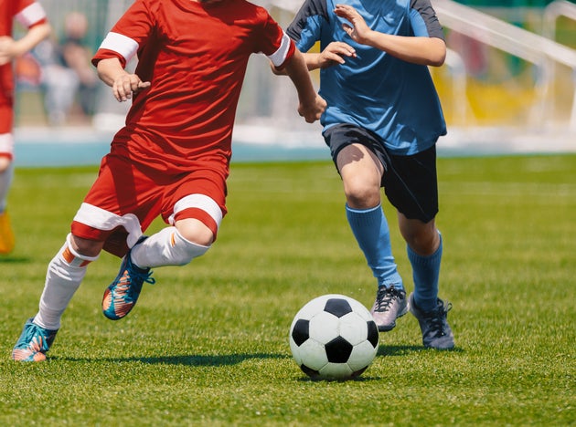 A Grigny En Essonne Un Match De Foot Rassemble Des Centaines De Personnes Le Huffpost