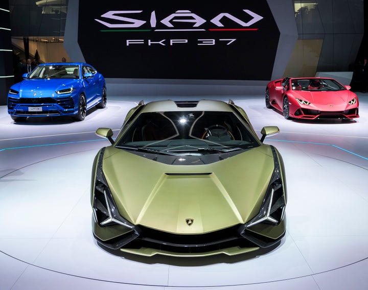 Lamborghini Sián FKP 37 no lançamento oficial do carro em setembro de 2019. 