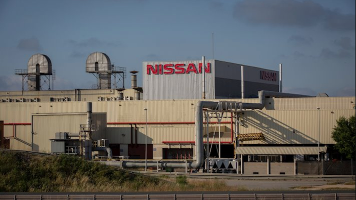 Exterior de la fábrica de Nissan en la Zona Franca de Barcelona