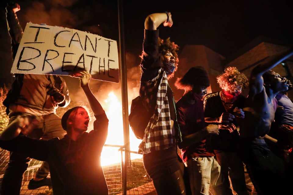 Μινεάπολη (AP Photo/John Minchillo)