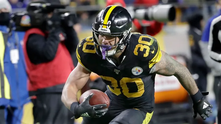 Steelers' James Conner says doctors gave him a week to live at