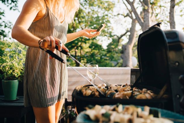 How To Have A Socially Distanced Barbecue With Family And Friends