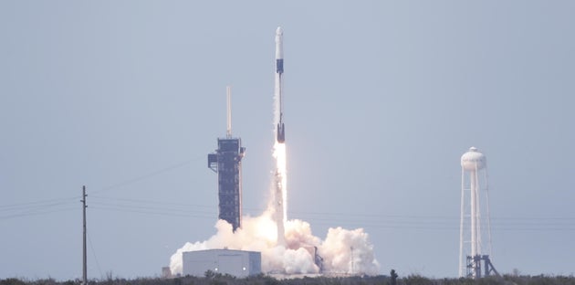 Lanciata in orbita la Space x di Elon Musk, gli Usa tornano nello spazio dopo nove anni