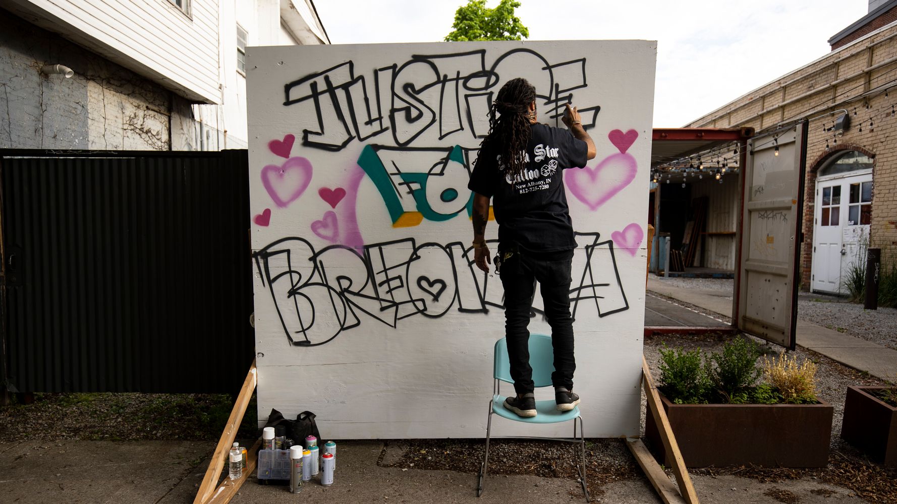 The Deep Roots Of Louisvilleâ€™s Rage Over The Police Killing Of Breonna Taylor
