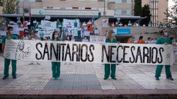 Sanitarios llaman a concentrarse este lunes 1 de junio a las 20:30 frente a los centros de salud por la Sanidad