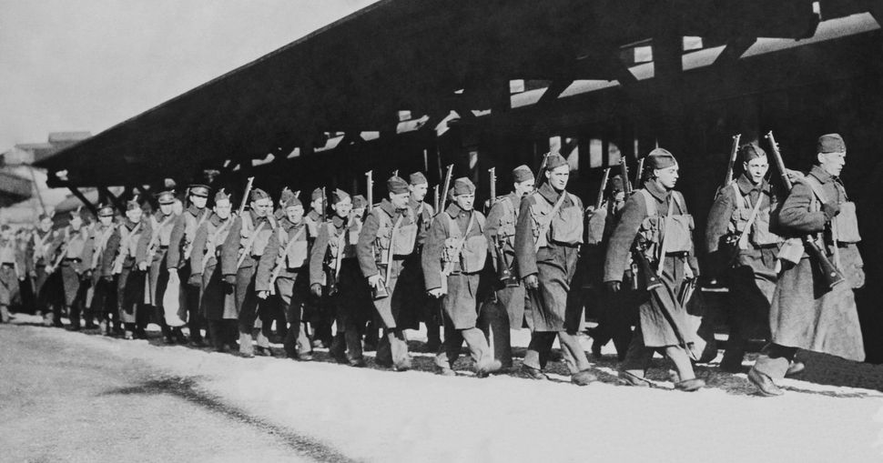 Canadian army troops in Ottawa during the Second World