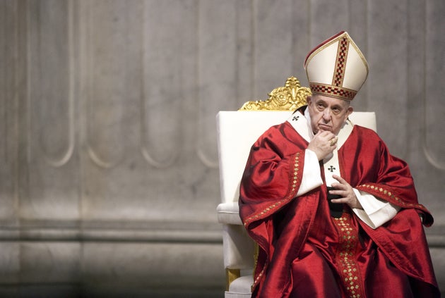 Il virus (non gli scandali) accelera la stretta del Papa sugli appalti in