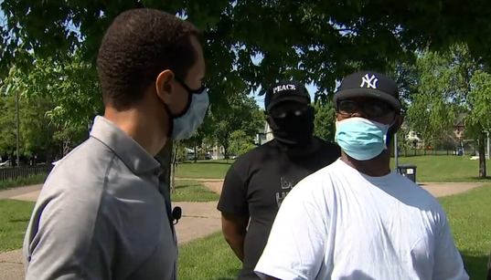 El hermano de George Floyd pide acabar con los disturbios: ”Él no querría